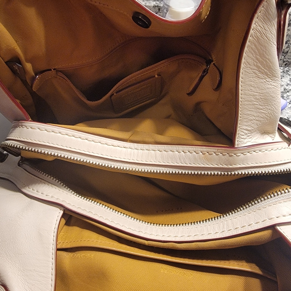 Coach Cream Leather Purse - Picture 2 of 5